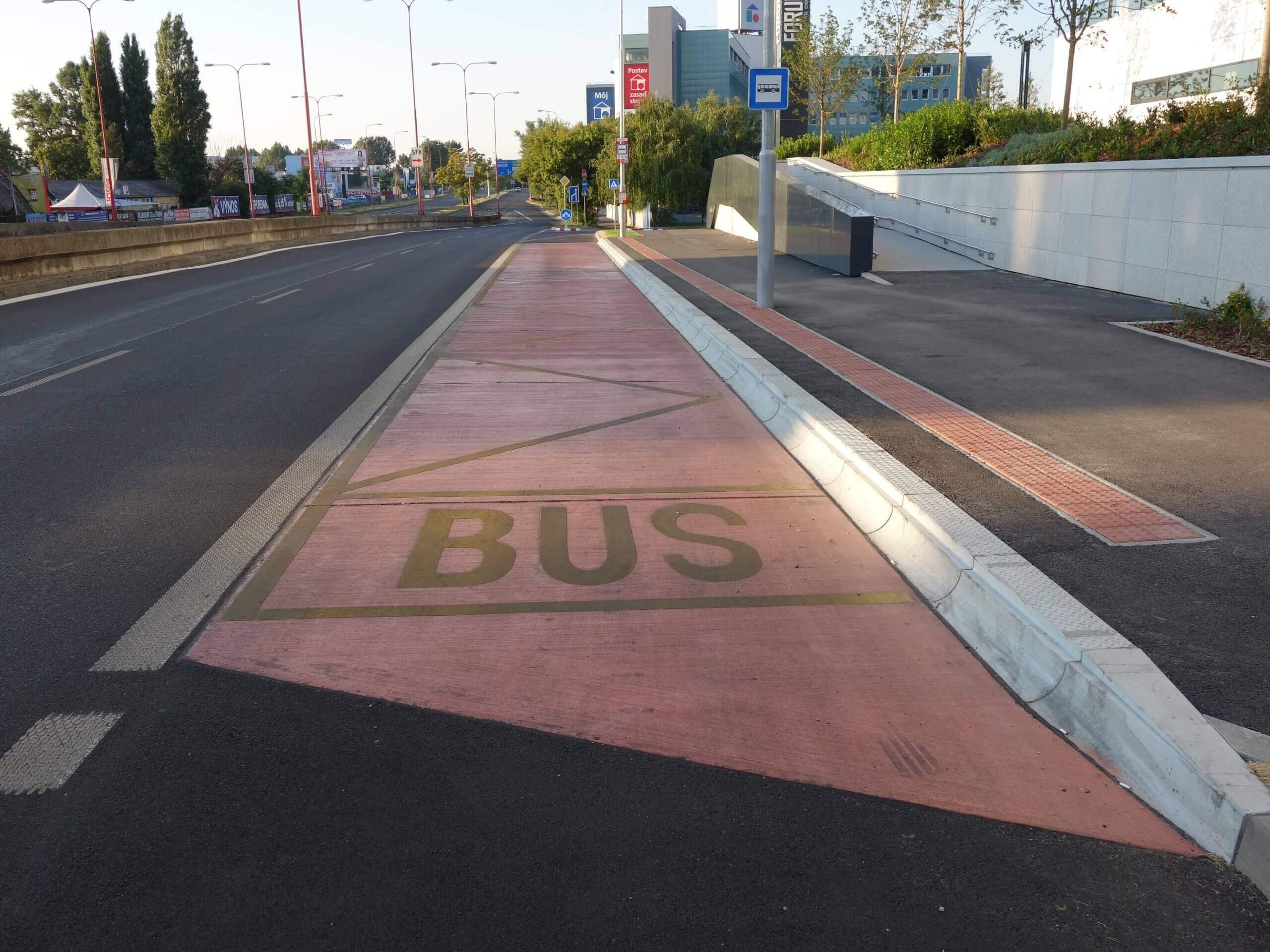 Autobusová zastávka Creteprint pri BC Forum Bratislava Bajkalská ulica